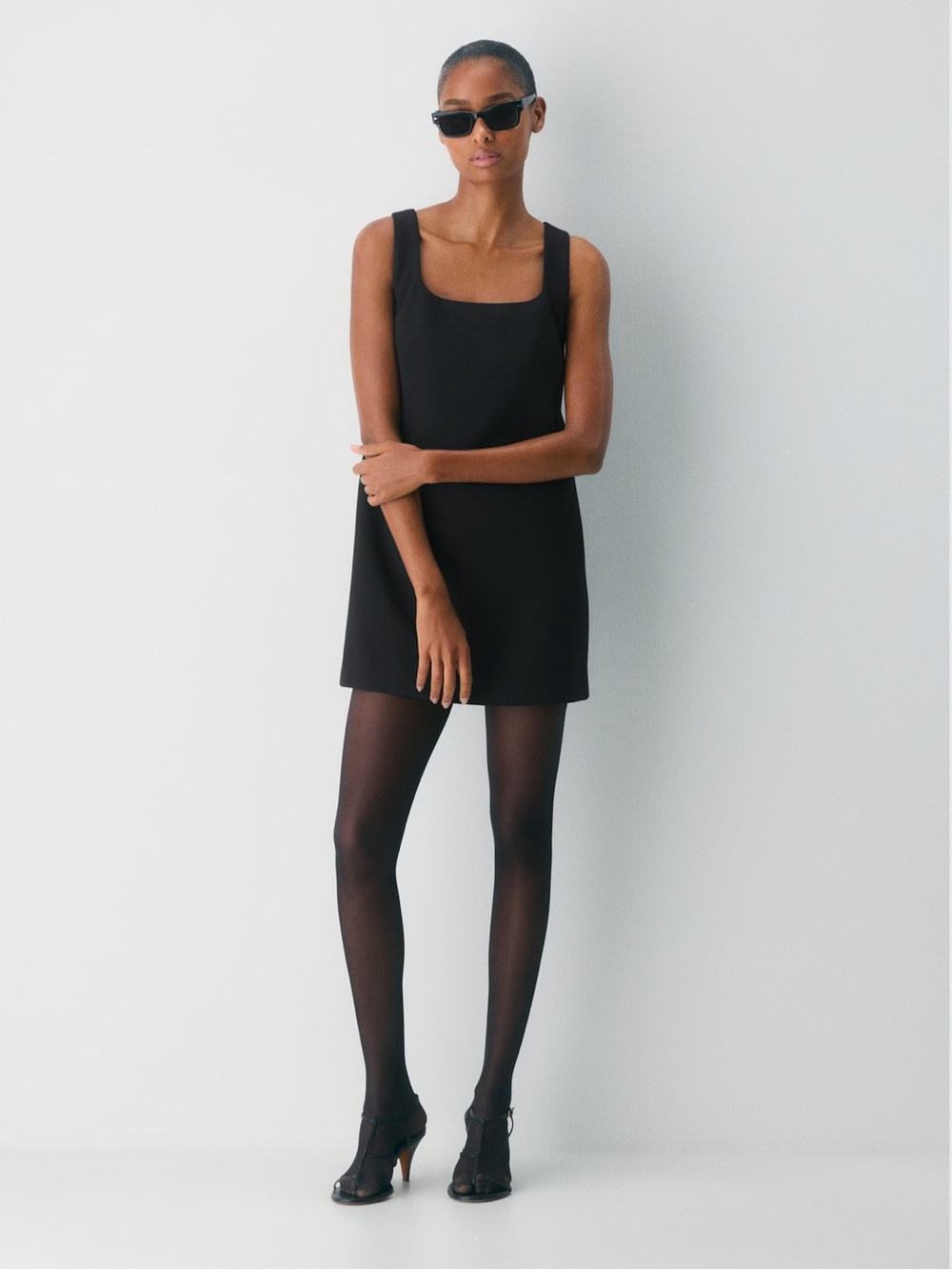 Aritzia - Babaton Black Prudence Dress